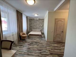 Гостиница Колыба Тверь 2-комнатный номер комфорт улучшенный с 2 двуспальными кроватями-1