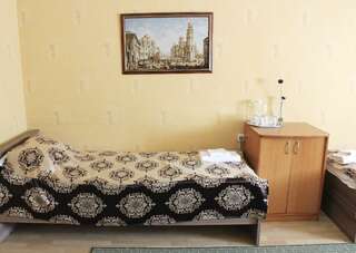 Гостиница Колыба Тверь 2-комнатный номер стандарт с 2 односпальными и 1 двуспальной кроватью (мансарда)-2