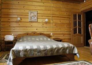 Гостиница Колыба Тверь Двухместный номер в деревянном коттедже с сауной и камином-1