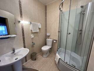 Гостиница Колыба Тверь Номер стандарт улучшенный с 1 двуспальной кроватью-6