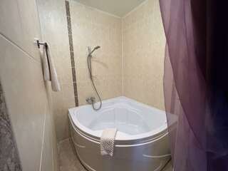 Гостиница Колыба Тверь Номер стандарт улучшенный с 1 двуспальной кроватью-5