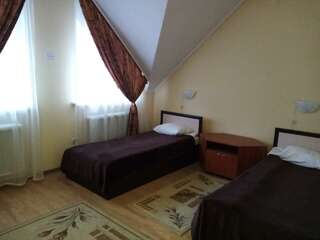Гостиница Колыба Тверь 3-местный номер стандарт-1