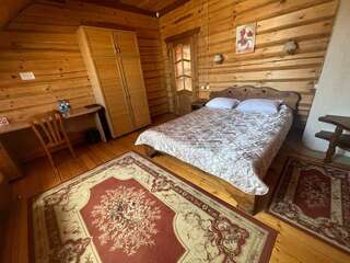 Гостиница Колыба Тверь Двуместный номер в деревянном коттедже с cауной-1